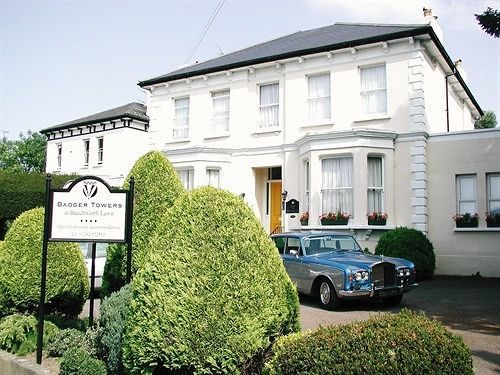 Bed & Breakfast Badger Towers Cheltenham