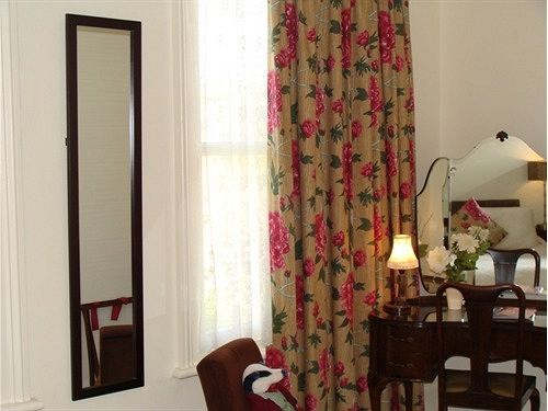 Badger Towers 4* Cheltenham