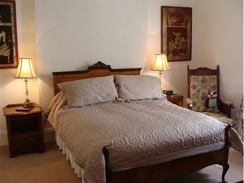 Bed & Breakfast Badger Towers 4*
