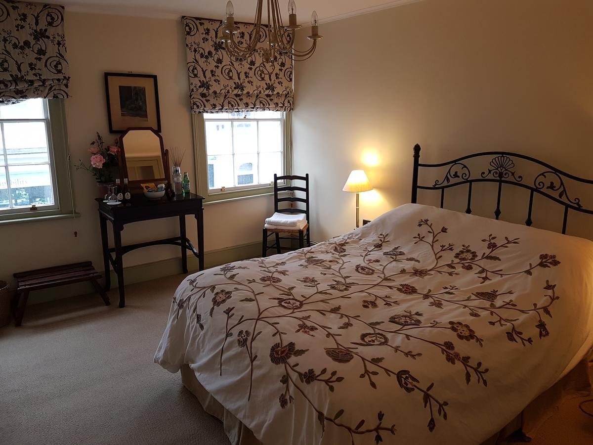 Bed & Breakfast 6 Suffolk Parade *