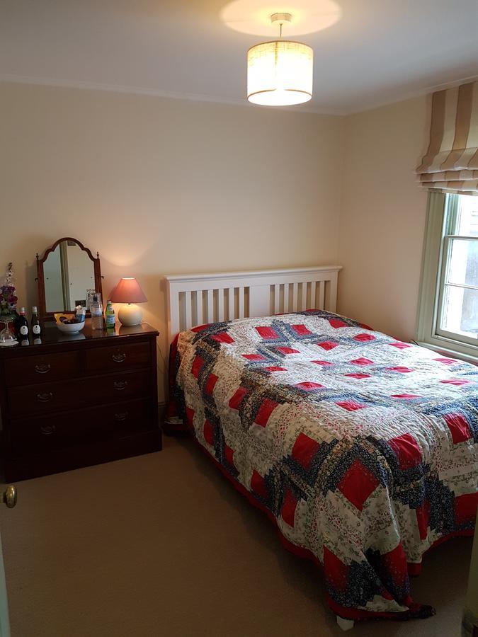 6 Suffolk Parade Bed & Breakfast *