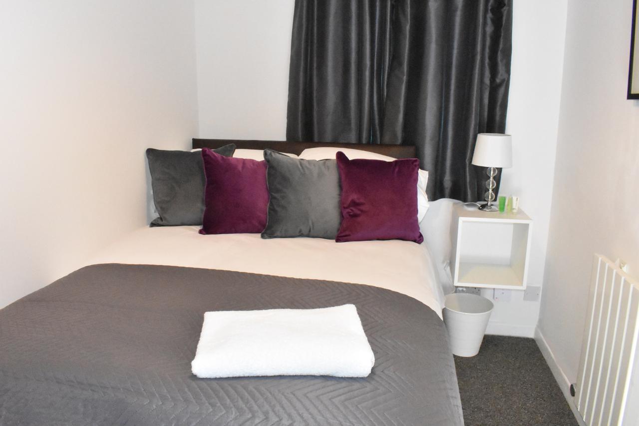 St Georges Apartments, Self Contained Units *