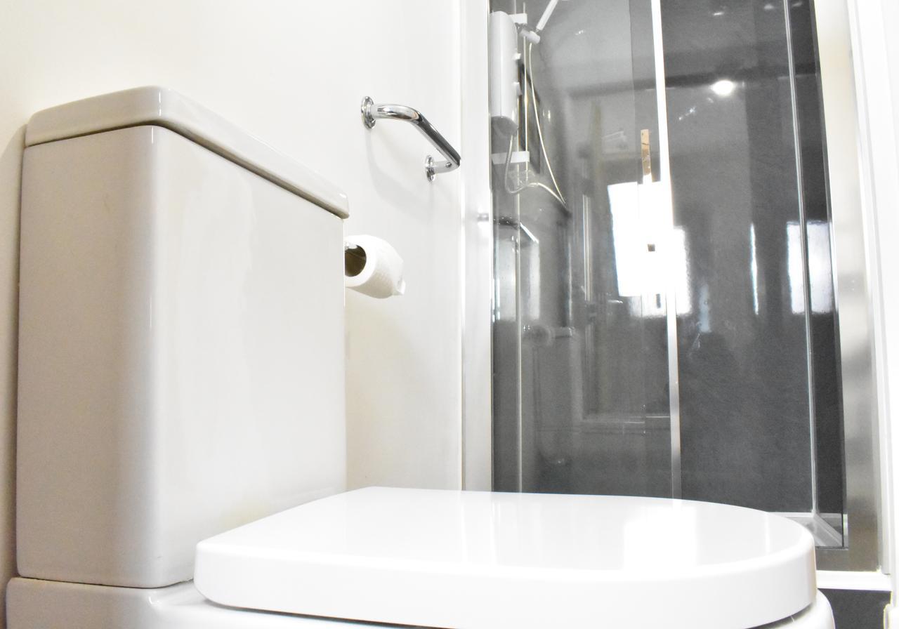 St Georges Apartments, Self Contained Units *