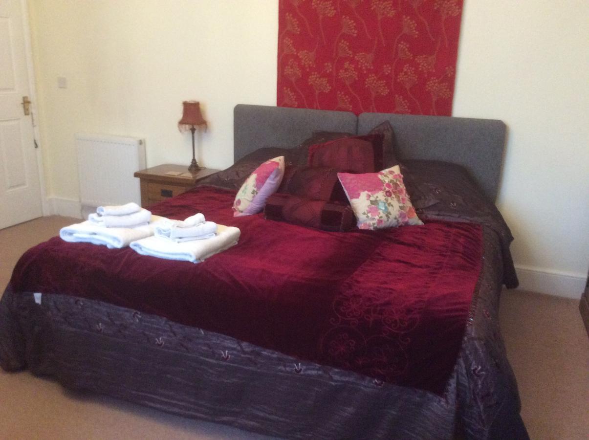 Lawn And Pittvile Gallery Guest house Cheltenham