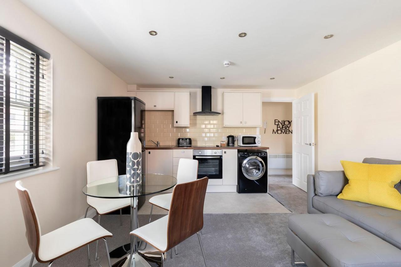 Ground Floor 2 Bedroom Town Centre * Cheltenham