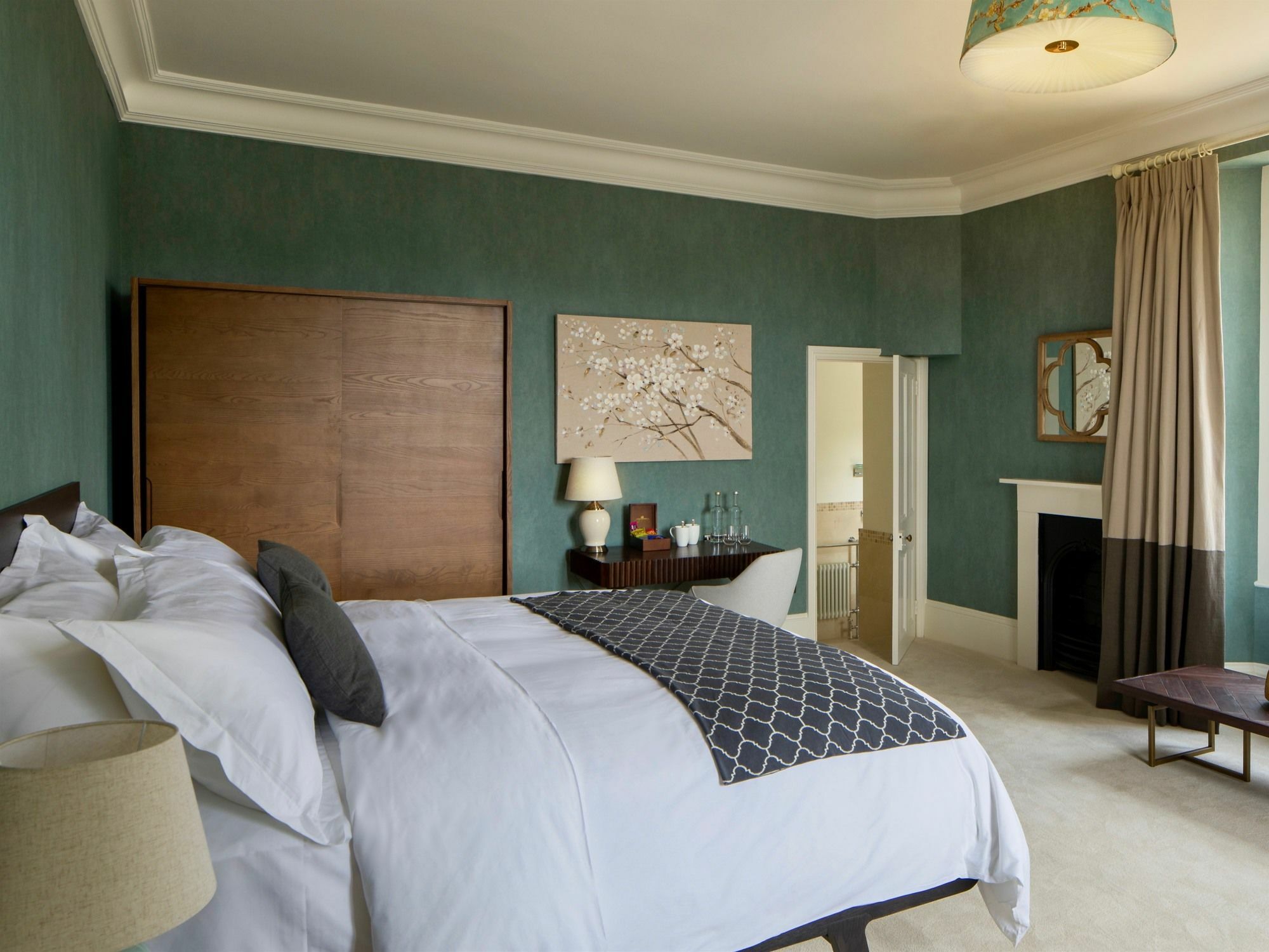 Crestow House Guest house 5*