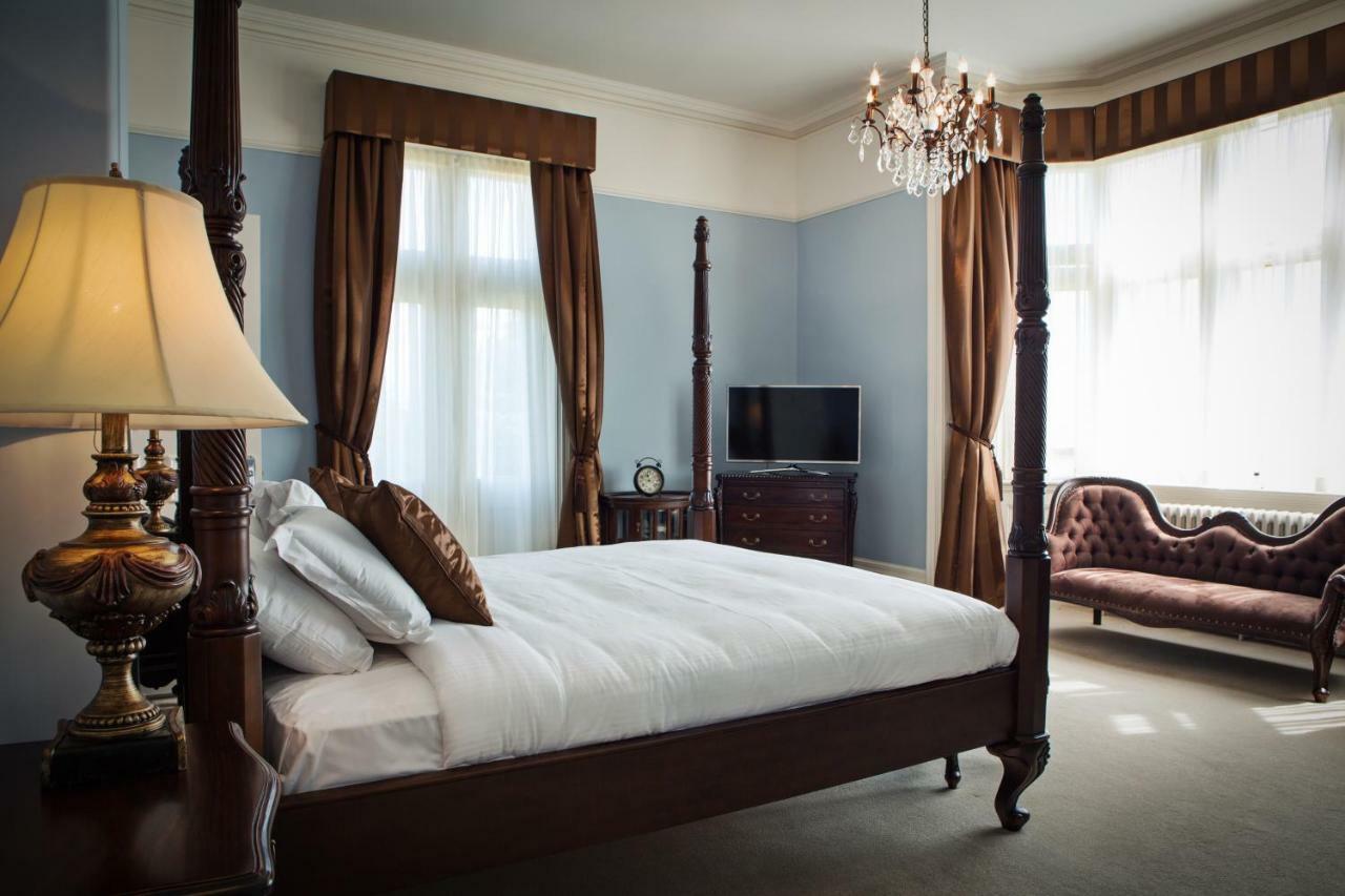 Manor By The 4* Cheltenham