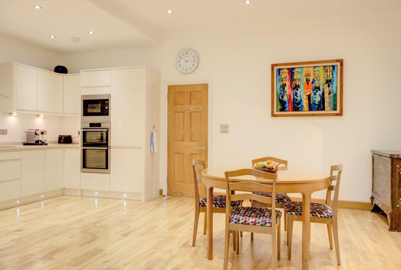 Luxury - 39 Rodney Road Apartment Cheltenham