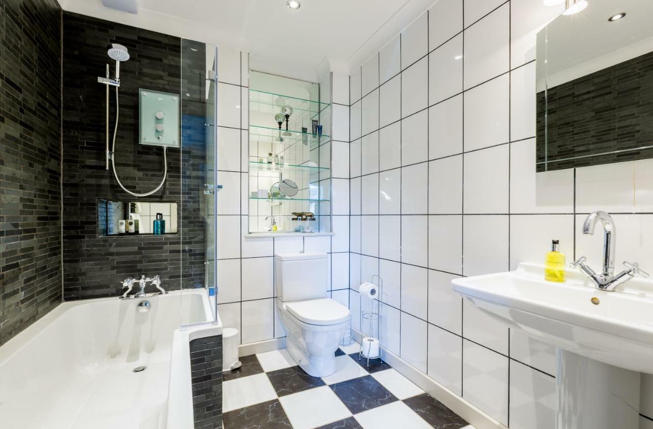 Luxury - 10 Royal Parade *