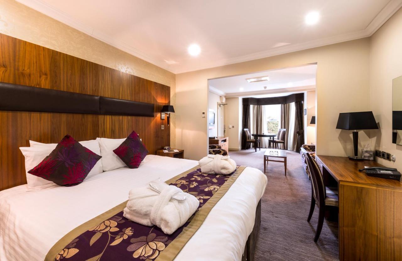 Ramada By Wyndham Cheltenham Hotel Golden Valley