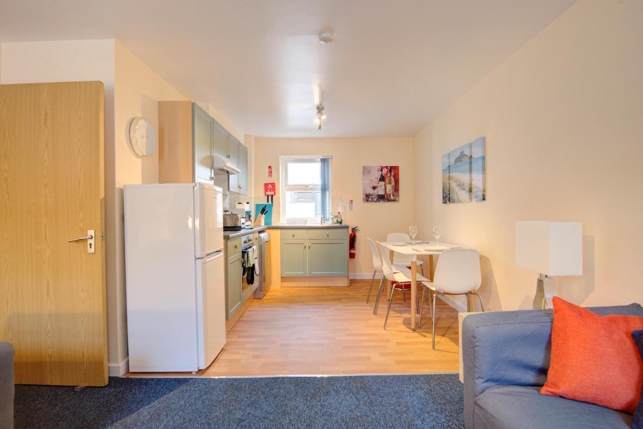 St Georges Apartments, Self Contained Units Cheltenham