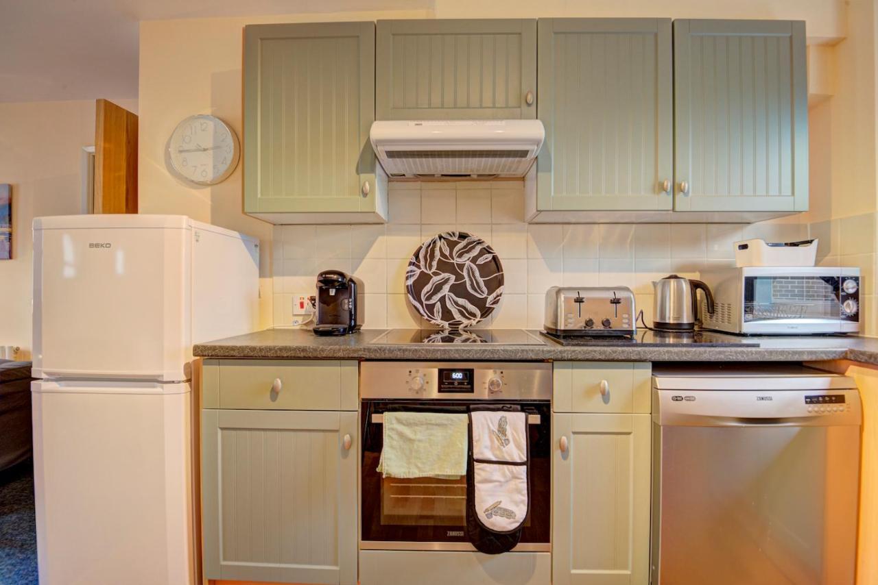 St Georges Apartments, Self Contained Units * Cheltenham