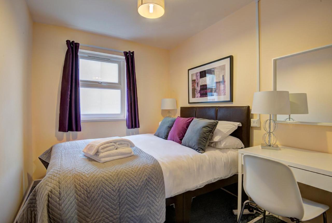 St Georges Apartments, Self Contained Units *