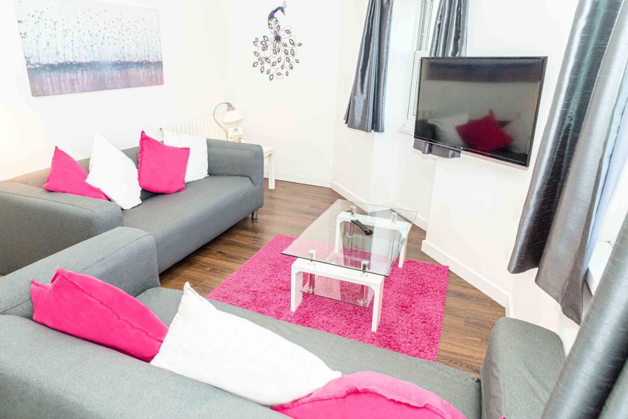 St Georges Apartments, Self Contained Units Cheltenham